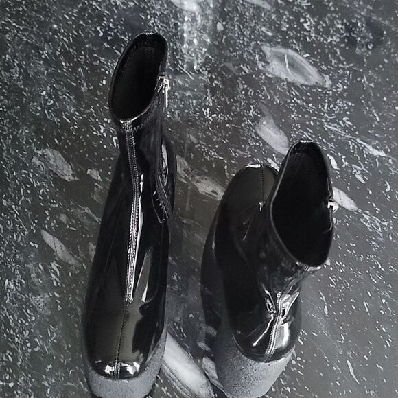 BRAND NEW LAMODA WOMEN'S OUTLAST PATENT BLOCK HEEL ANKLE BOOTS - Picture 4 of 12